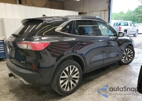 2020 Ford Escape Titanium z USA, uszkodzony, nr VIN 1FMCU9J97LUA38336